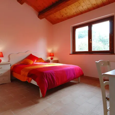 Couette-café Mazzamurello Caldarola